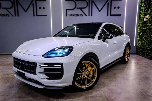 Foto do veículo PORSCHE CAYENNE 4.0 V8 GASOLINA TURBO GT COUPÉ AWD TIPTRONIC S 2023/2024 2.400 KM R$ 1.449.900,00