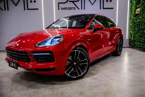 Foto do veículo PORSCHE CAYENNE 3.0 V6 E-HYBRID COUPÉ AWD TIPTRONIC S 2022/2022 37.900 KM R$ 679.900,00