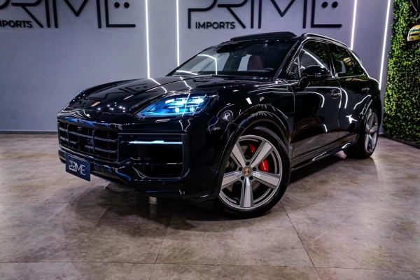 Foto do veículo PORSCHE CAYENNE 4.0 V8 GASOLINA GTS AWD TIPTRONIC S 2025/2025 700 KM R$ 1.079.900,00