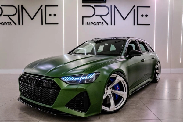 Foto do veículo AUDI RS6 4.0 AVANT V8 TWINTURBO MHEV TIPTRONIC 2022/2022 18.900 KM R$ 969.900,00