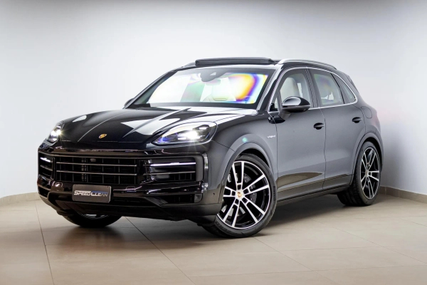 Foto do veículo PORSCHE CAYENNE 3.0 V6 E-HYBRID AWD TIPTRONIC S 2025/2025 11.590 KM R$ 845.000,00