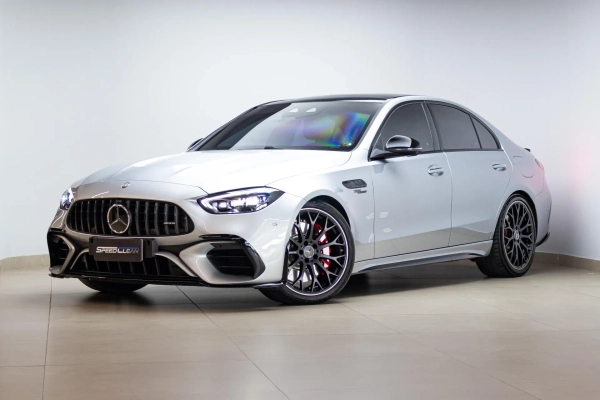 Foto do veículo MERCEDES-BENZ C 63 AMG 2.0 TURBO PHEV S E PERFORMANCE 4MATIC+ SPEEDSHIFT 2024/2024 13.267 KM R$ 799.000,00