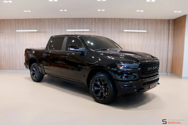 Foto do veículo RAM 1500 5.7 V8 GASOLINA LIMITED NIGHT EDITION CD 4X4 AUTOMÁTICO 2023/2024 24.053 KM R$ 459.490,00