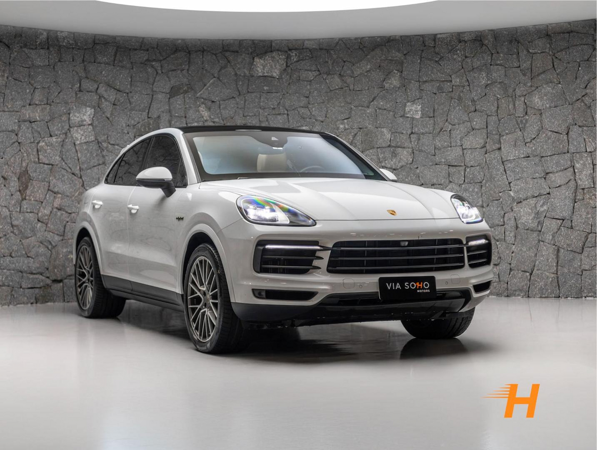 Foto do veículo PORSCHE CAYENNE PLATINUM E-HYBRID 3.0 462 CV 2023/2023 30.000 KM R$ 775.000,00