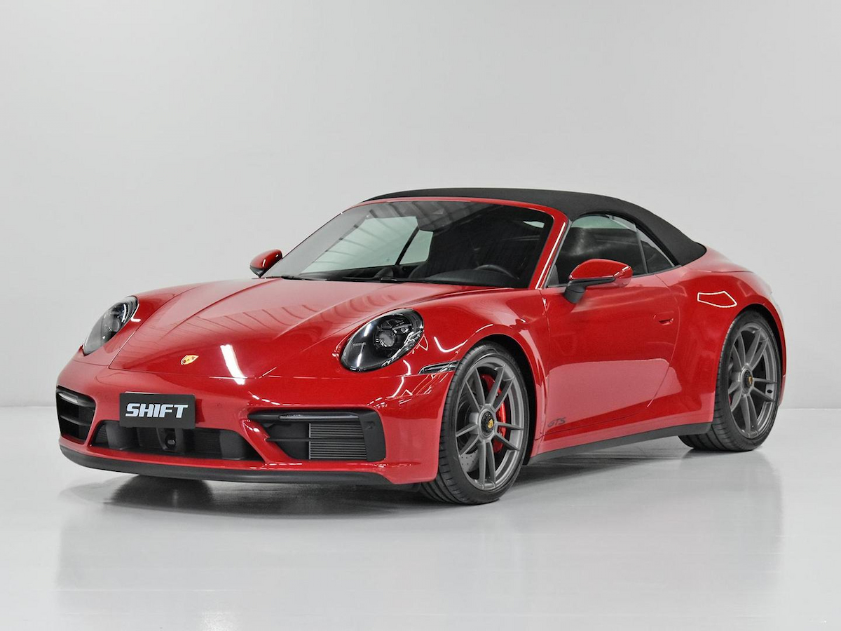 Foto do veículo PORSCHE 911 CARRERA 4 GTS CABRI. 3.0 24V (992) 2023/2023 2.440 KM R$ 1.130.000,00