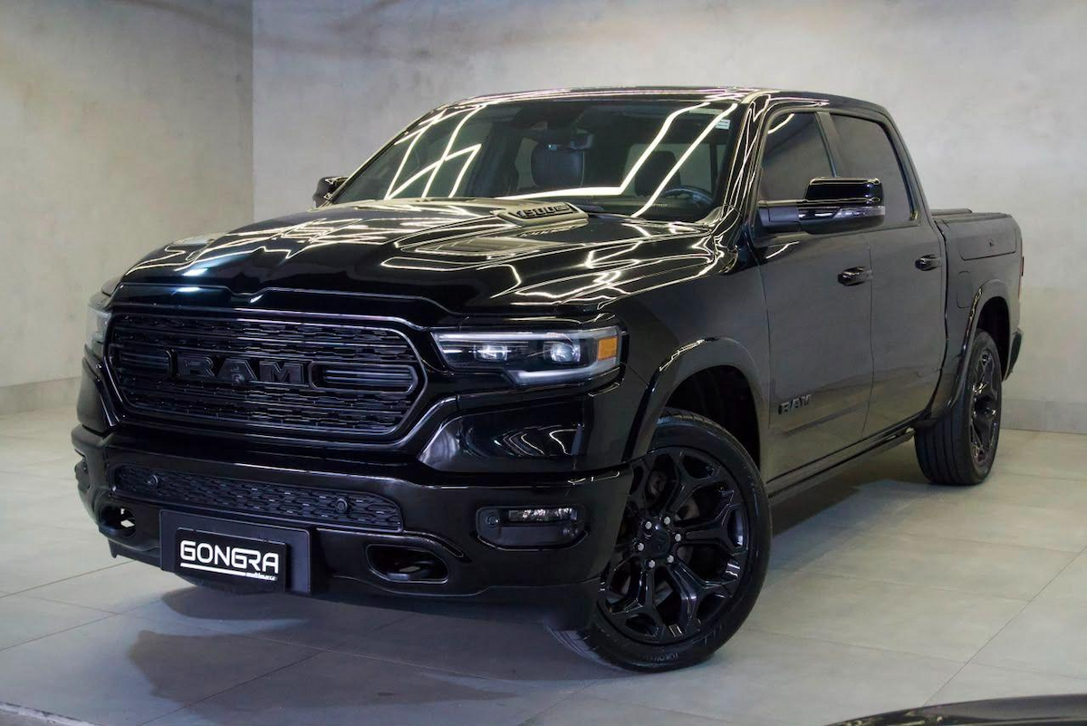 Foto do veículo RAM 1500 LIMITED NIGHT EDITION 5.7 4x4 Aut. 2023/2024 28.938 KM R$ 439.900,00